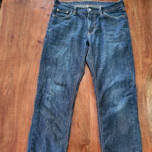 Levi’s 541 Mens athletic cut jeans 30x32 Dark Blue